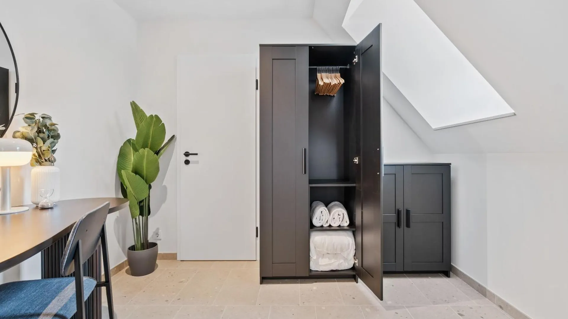 Elegant Clausen Apartment With King Bed & Wifi Luxembourg Luxembourg
