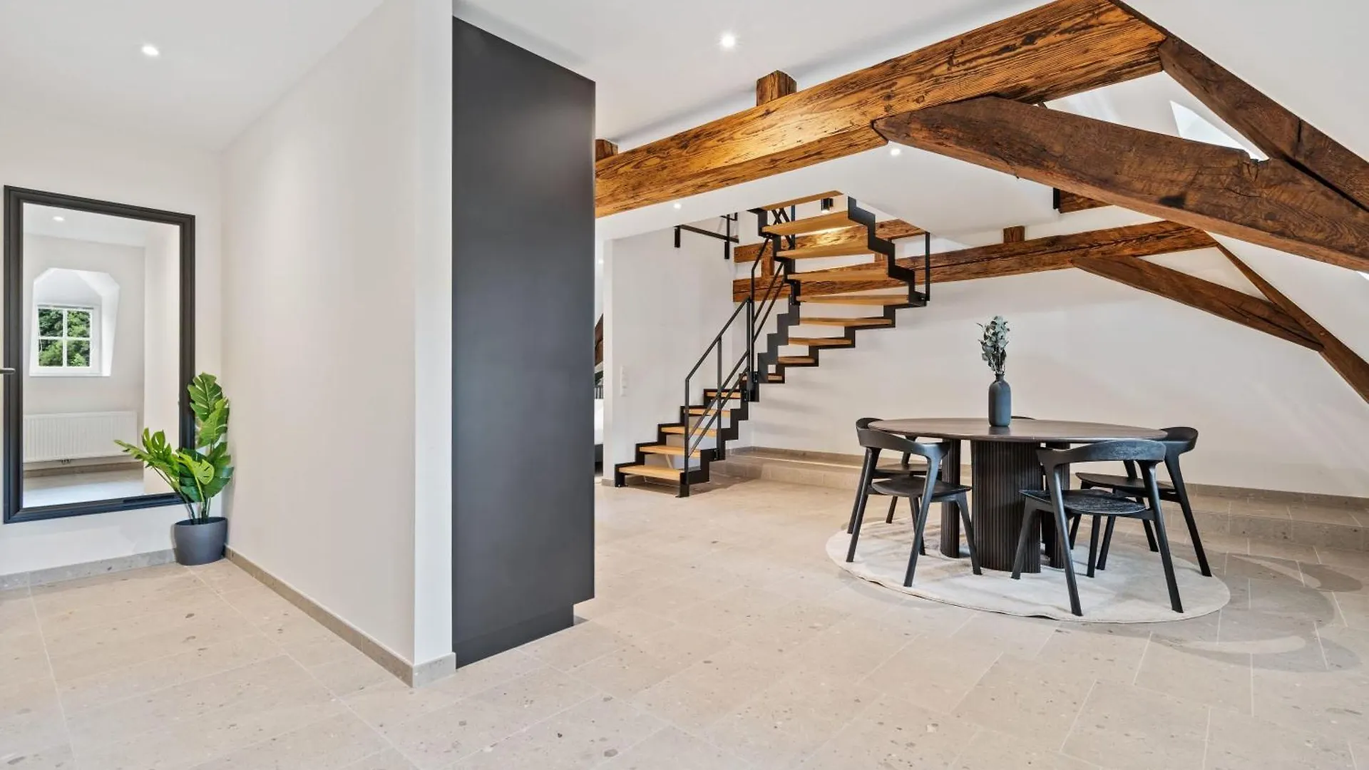 Elegant Clausen Apartment With King Bed & Wifi Luxembourg Luxembourg