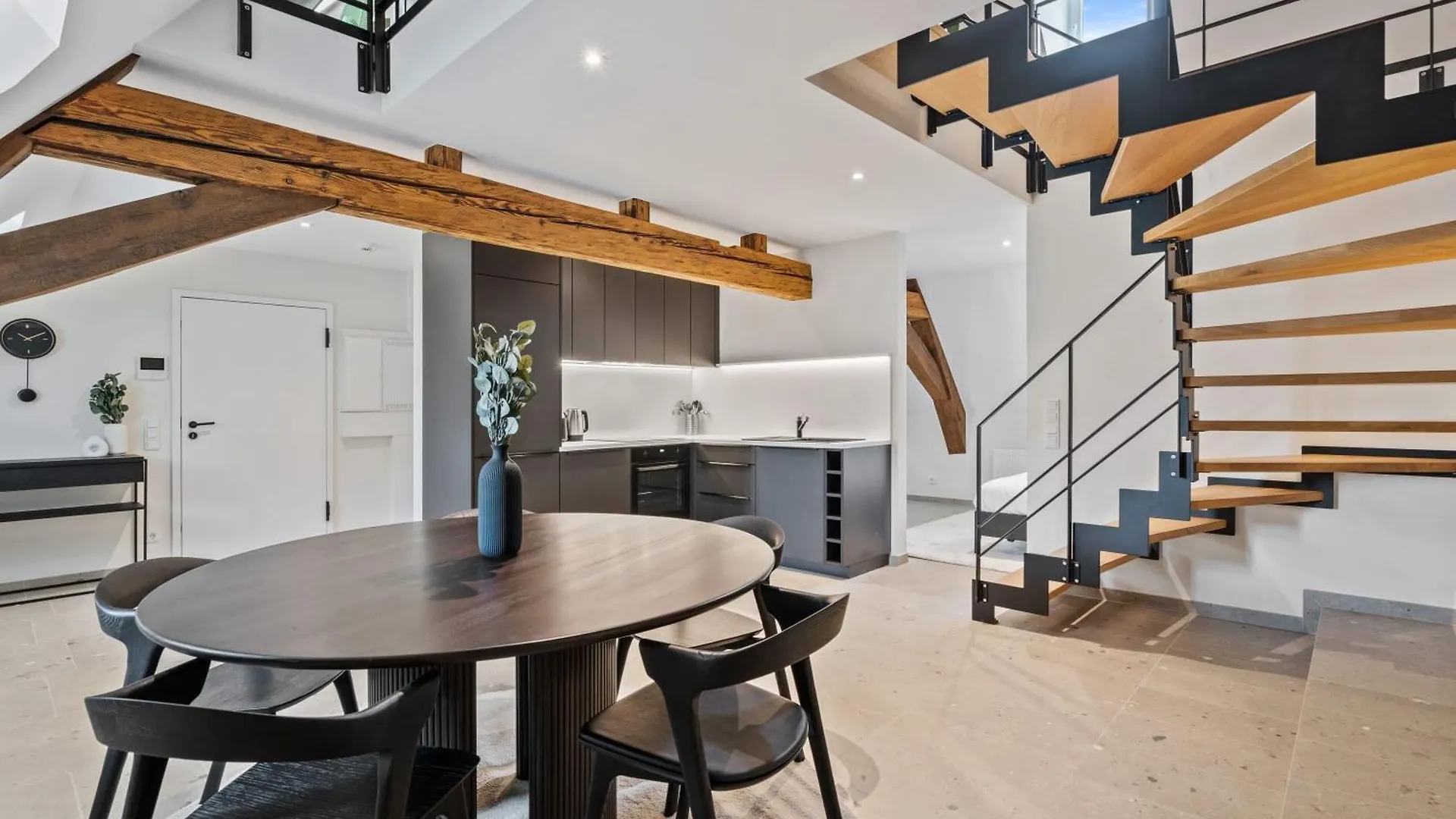 Elegant Clausen Apartment With King Bed & Wifi Luxembourg