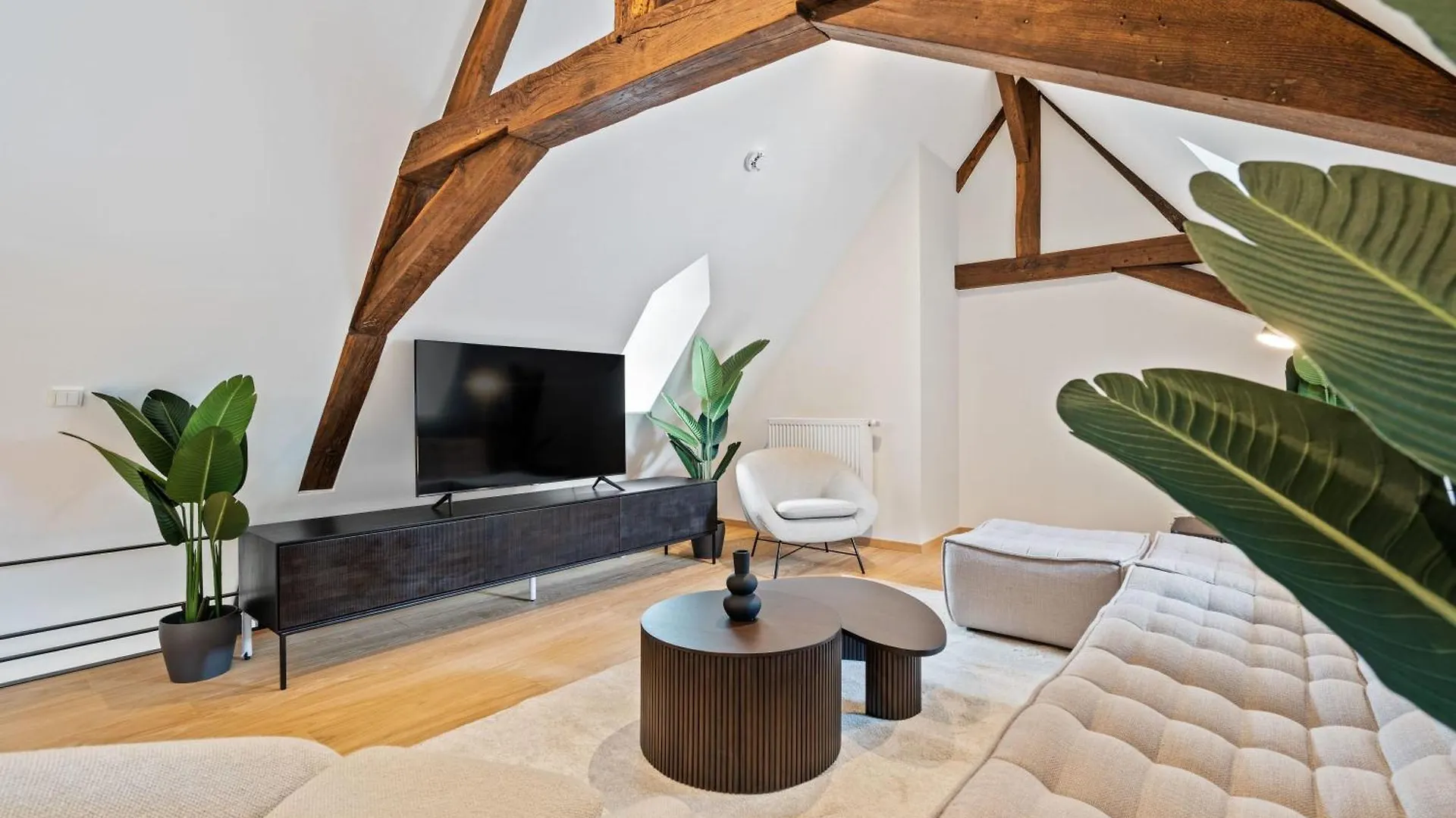 Elegant Clausen Apartment With King Bed & Wifi Luxembourg 0*,  Luxembourg